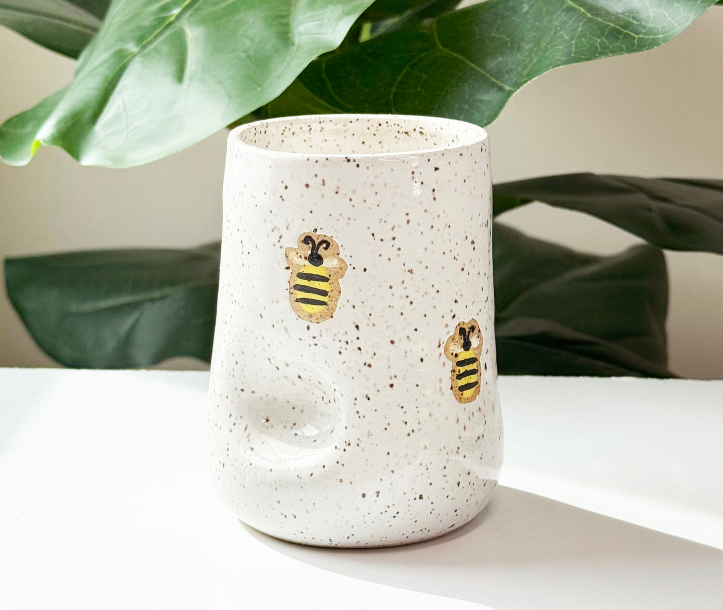 Bee Thumb Cup