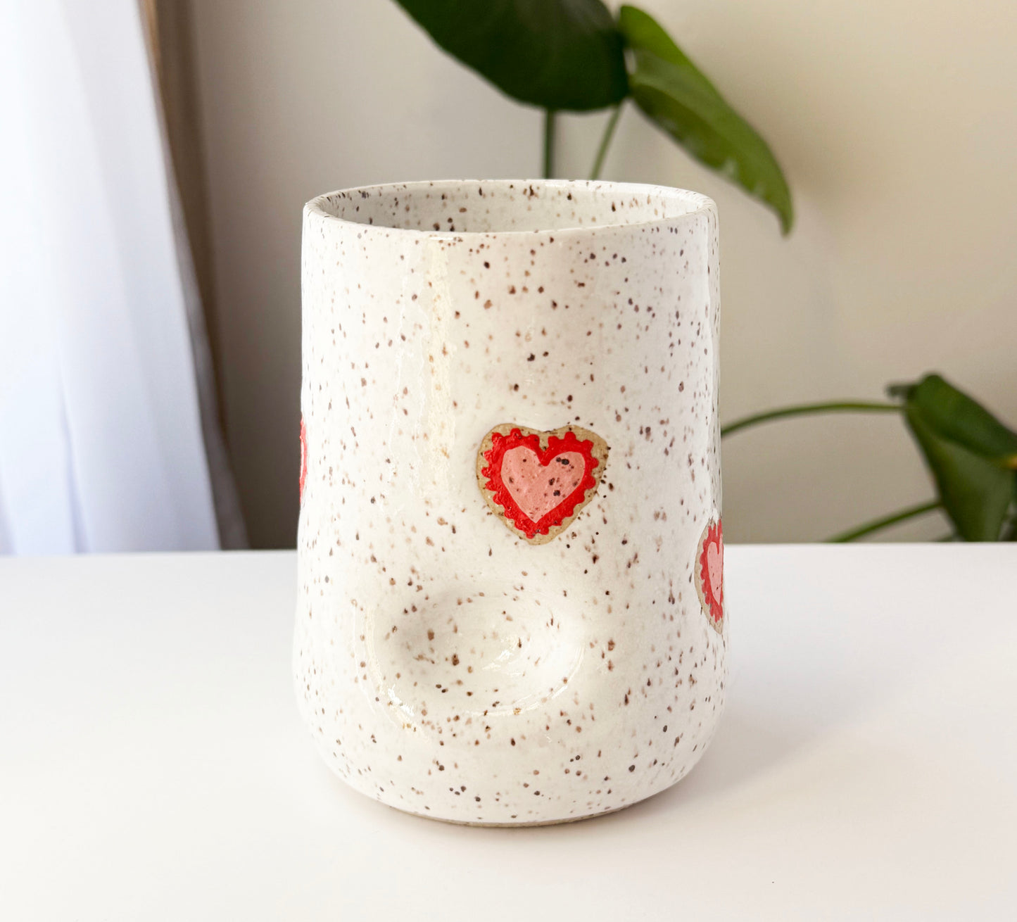 Heart Thumb Cup