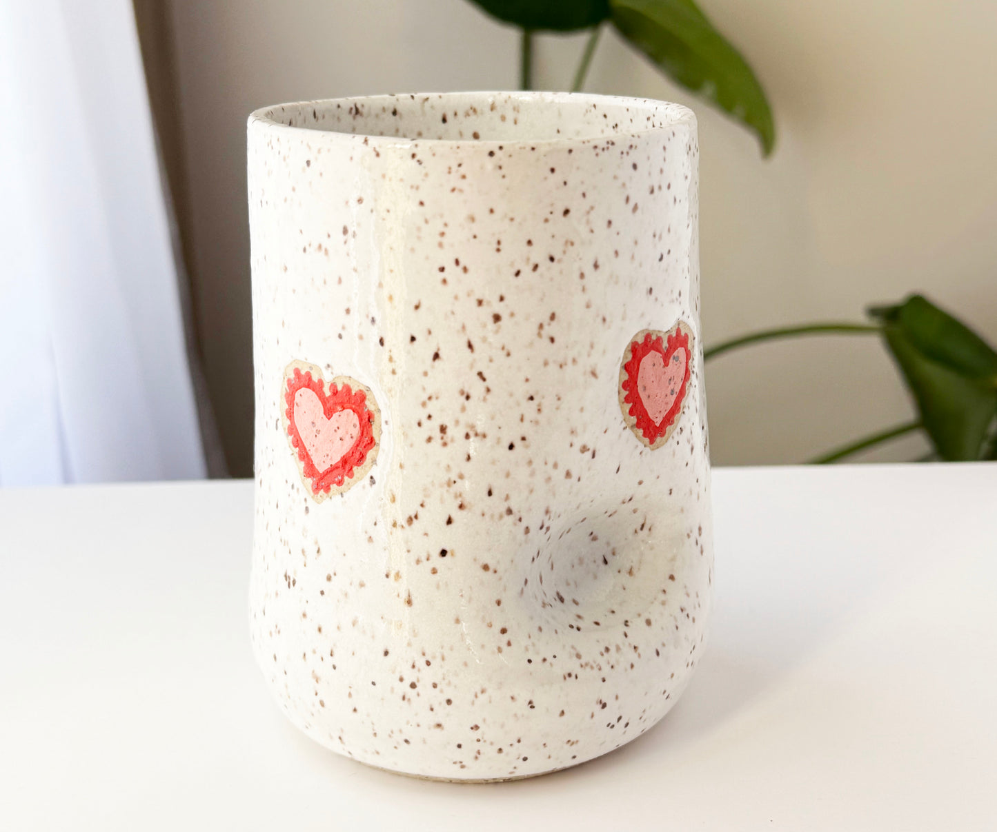 Heart Thumb Cup