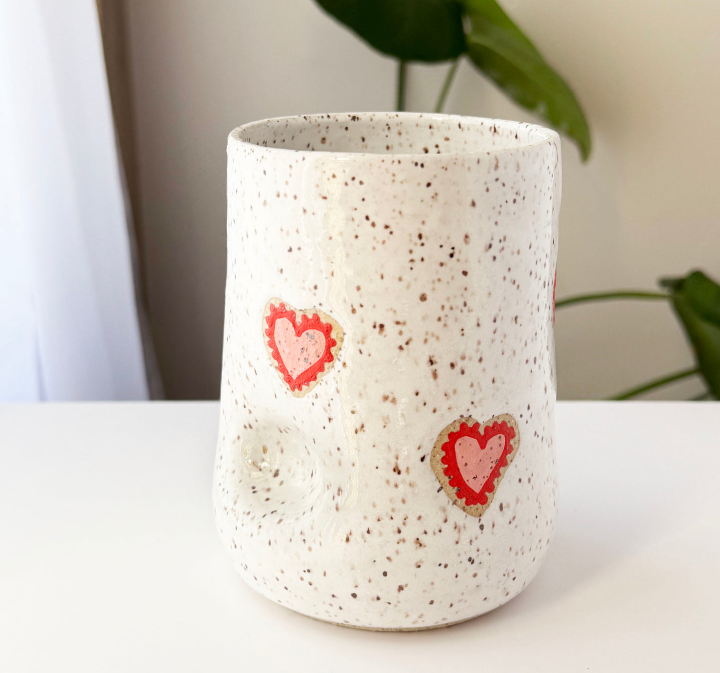 Heart Thumb Cup