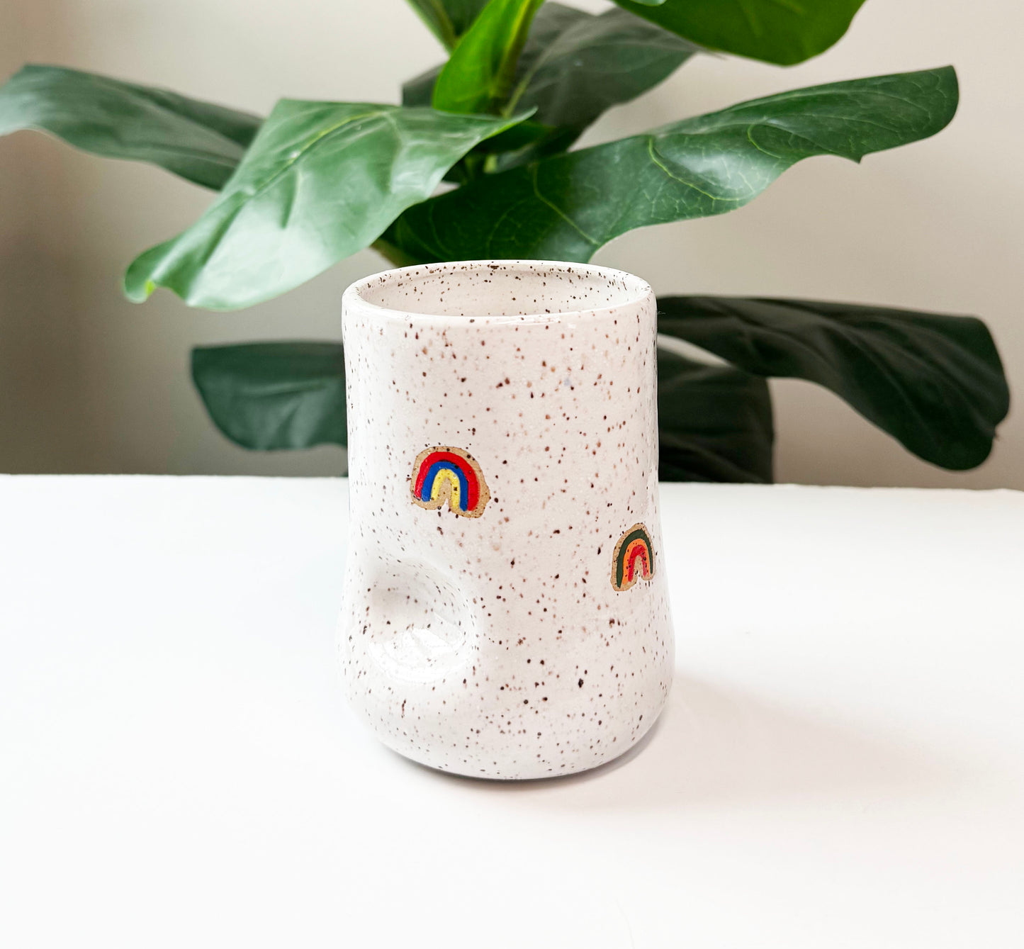Rainbow Thumb Cup