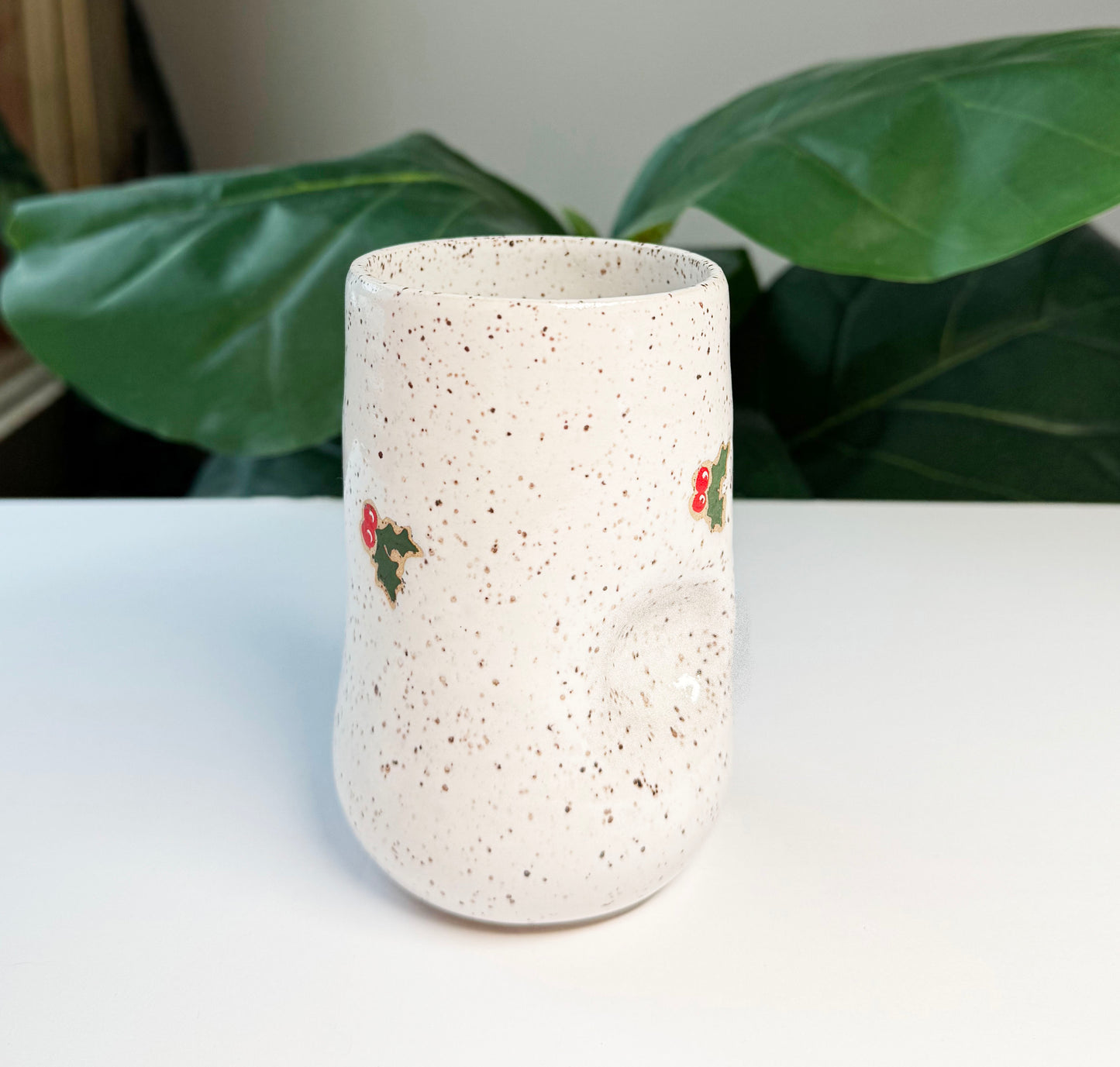 Holly Thumb Cup