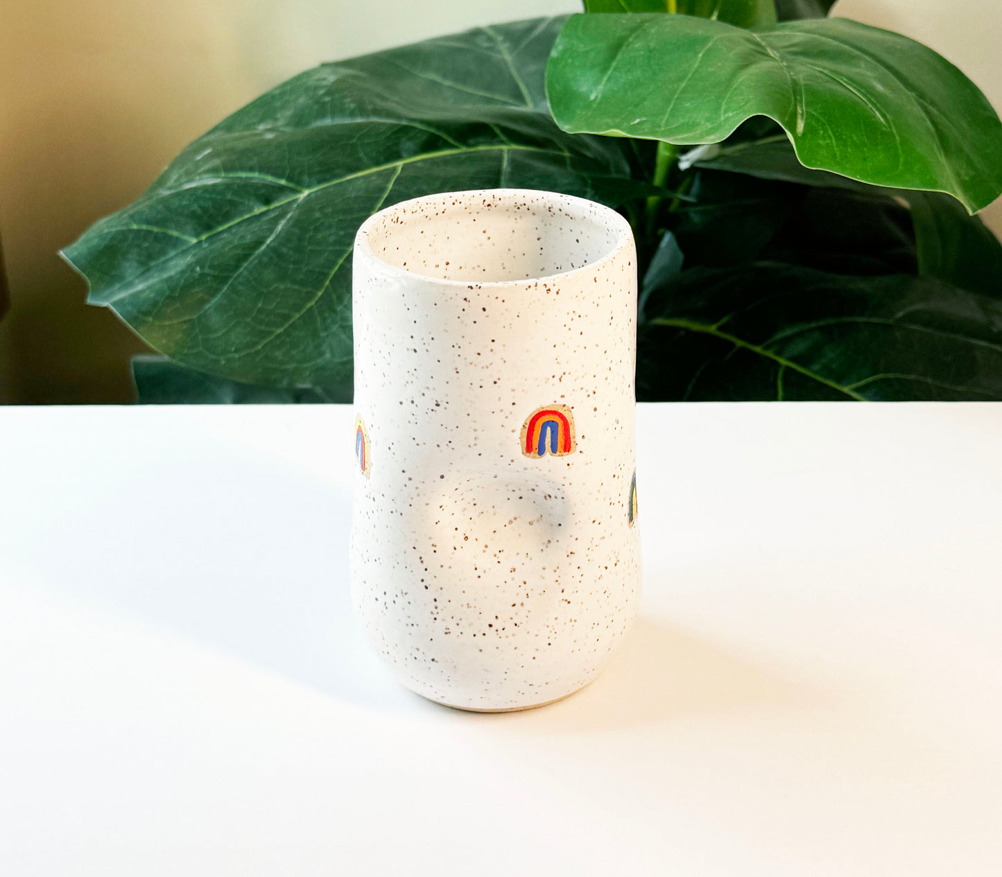 Rainbow Thumb Cup