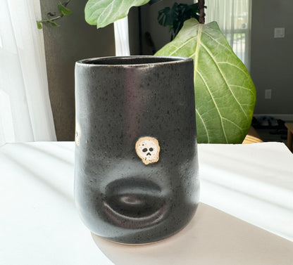 Skull Thumb Cup